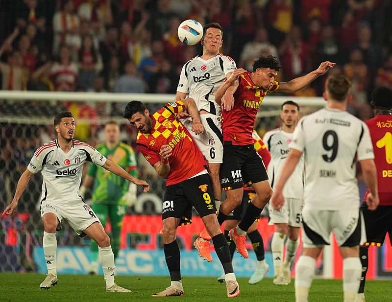 Spor yazarları Göztepe - Beşiktaş maçını değerlendirdi!
