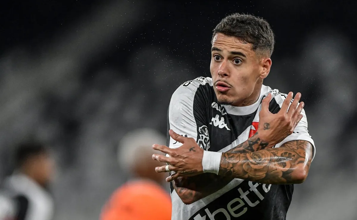 TRANSFER HABERİ: Fenerbahçe’ye Sambacı stoper! Scout ekibi canlı izledi