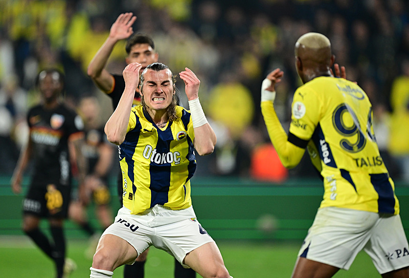 Yapay zeka şampiyonluk tahminini güncelledi! İşte Fenerbahçe ve Galatasaray’ın yüzdeleri