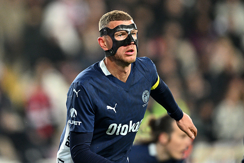 TRANSFER HABERİ: Fenerbahçe’de bir devir kapanıyor! Yıldız isimle yollar ayrılıyor