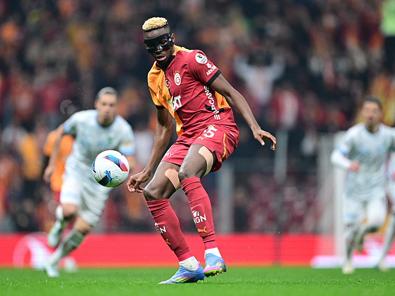 GALATASARAY HABERİ | Osimhen için sürpriz transfer iddiası! Avrupa’dan ayrılabilir