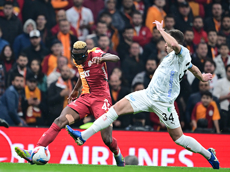 GALATASARAY HABERİ | Osimhen için sürpriz transfer iddiası! Avrupa’dan ayrılabilir