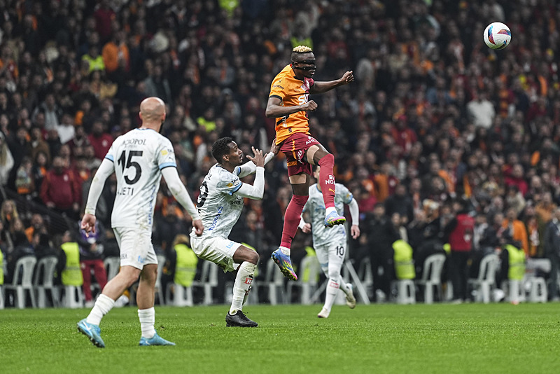 GALATASARAY HABERİ | Osimhen için sürpriz transfer iddiası! Avrupa’dan ayrılabilir