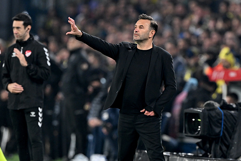 TRANSFER HABERİ: Okan Buruk’a dudak uçuklatan teklif! Galatasaray’dan ayrılacak mı?