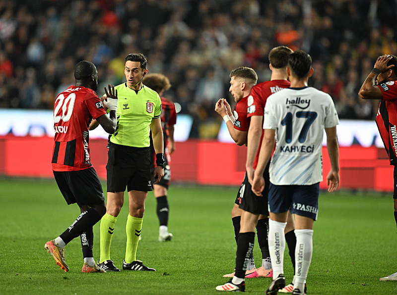 Spor yazarları Gaziantep FK - Fenerbahçe maçını yorumladı!