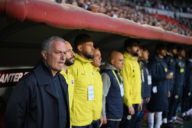 Mourinho’nun önceliği belli oldu! Napoli’nin yıldızıyla görüşecek