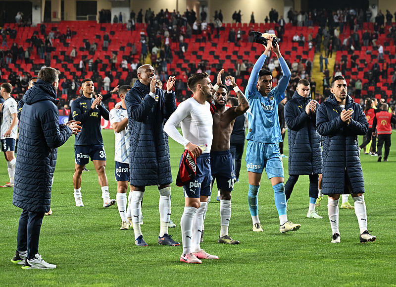 Fenerbahçe’de yaprak dökümü! Sürpriz yıldız isimlerle yollar ayrılıyor