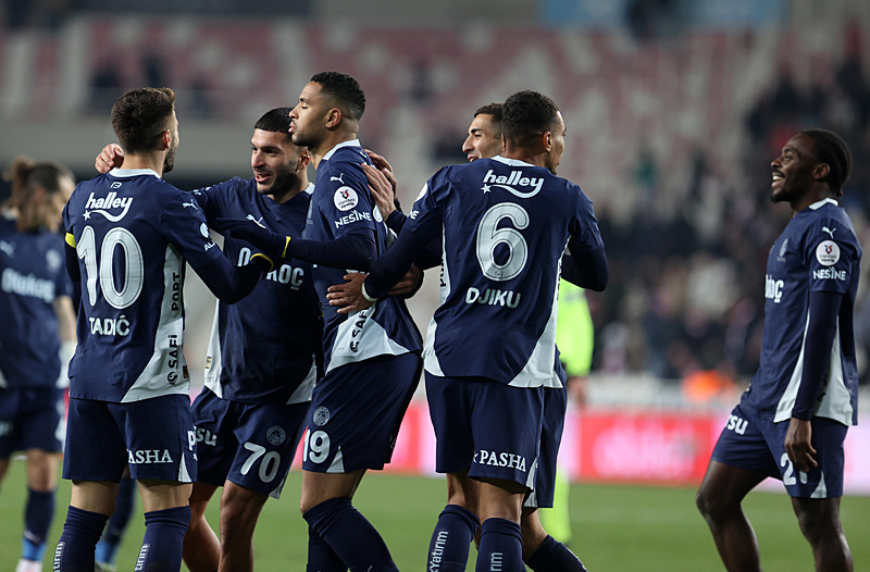 Fenerbahçe’de yaprak dökümü! Sürpriz yıldız isimlerle yollar ayrılıyor
