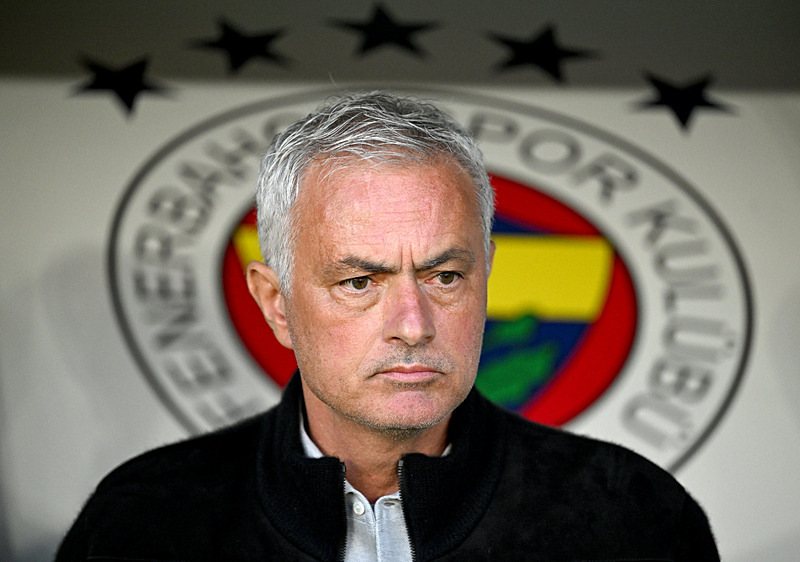 FENERBAHÇE TRANSFER HABERİ | Mourinho’dan şaşırtan rapor! 2 yıldız için beklenmedik karar