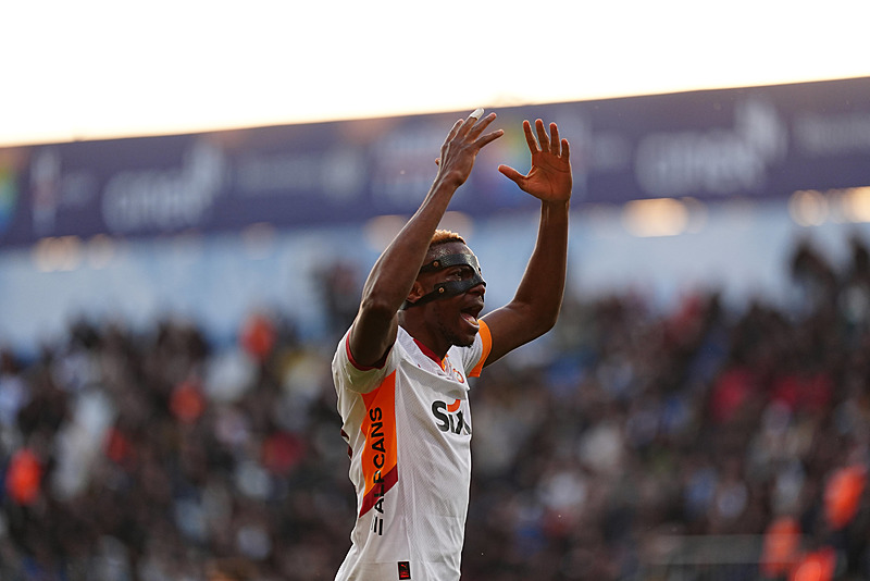 Osimhen Galatasaray’da kalacak mı? Açıklama geldi!