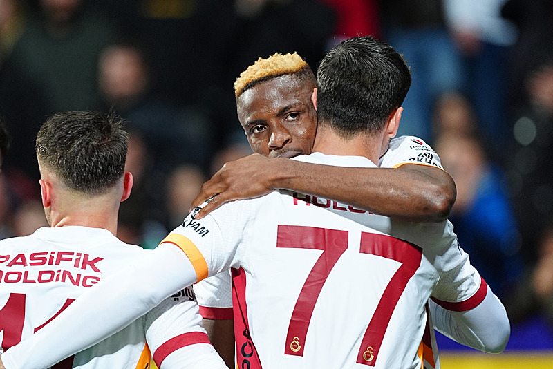 Osimhen Galatasaray’da kalacak mı? Açıklama geldi!