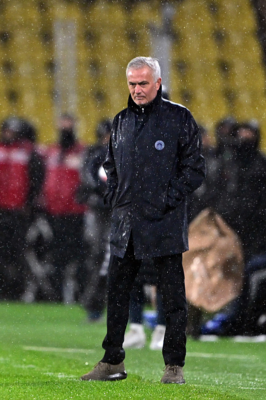 Fenerbahçe’de Jose Mourinho’dan flaş karar! Beşiktaş derbisi...