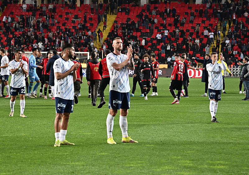 Fenerbahçe’nin hedefinde Süper Lig’den 2 isim var!