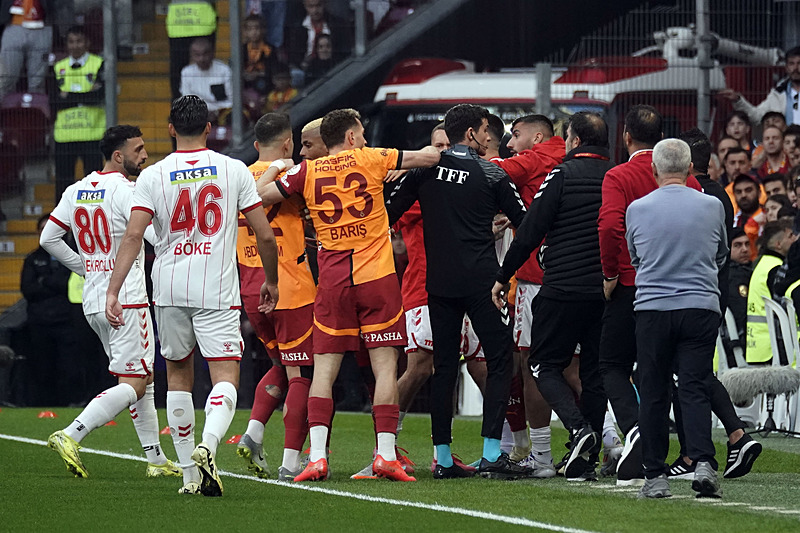 Spor yazarları Galatasaray-Net Global Sivasspor maçını değerlendirdi!