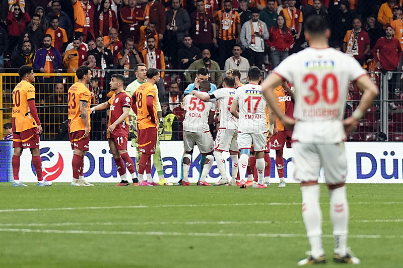 Spor yazarları Galatasaray-Net Global Sivasspor maçını değerlendirdi!