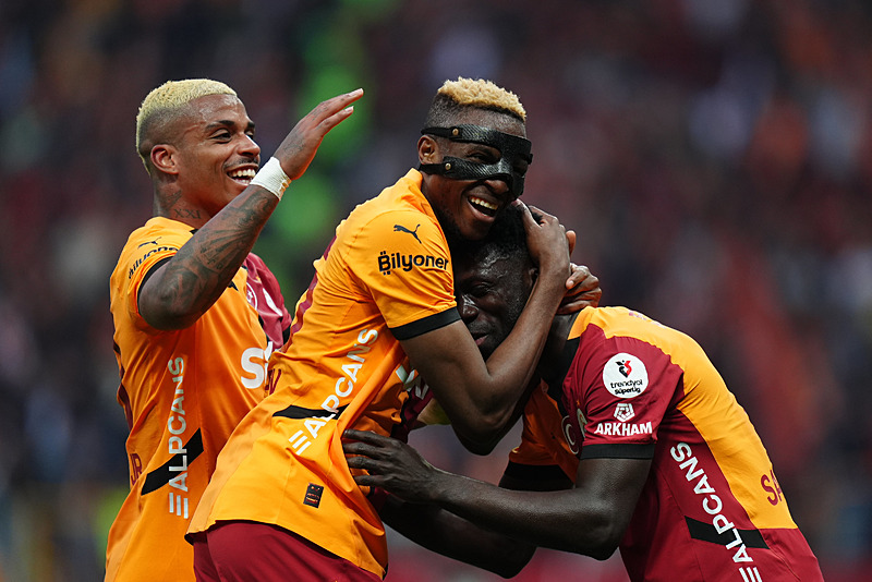 GALATASARAY HABERİ | Osimhen için transfer açıklaması! Oynamak istediği takım...