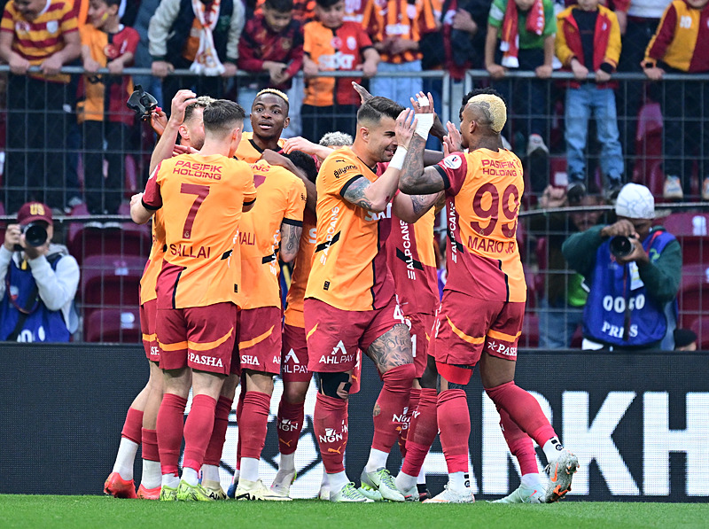 Galatasaray’a transferde kötü haber! Andriy Lunin...
