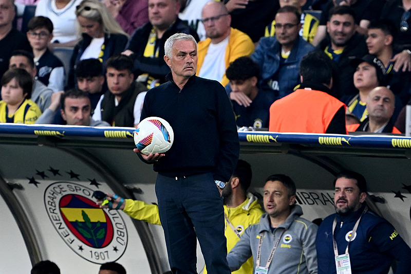FENERBAHÇE HABERİ | Jose Mourinho ayrılırsa alternatifleri belli!