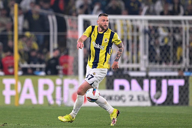Fenerbahçe’ye yıldız yağmuru! 4 transfer birden...