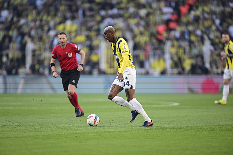 TRANSFER HABERLERİ | Jose Mourinho Fenerbahçe’den ayrılırsa iki yıldız yolcu!
