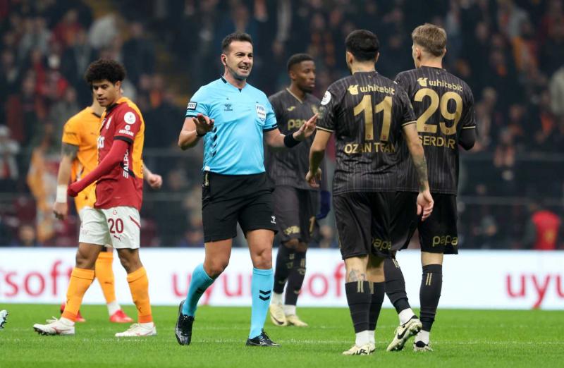 İşte Trabzonspor - Galatasaray maçının muhtemel 11’leri! Akyazı’da dev randevu