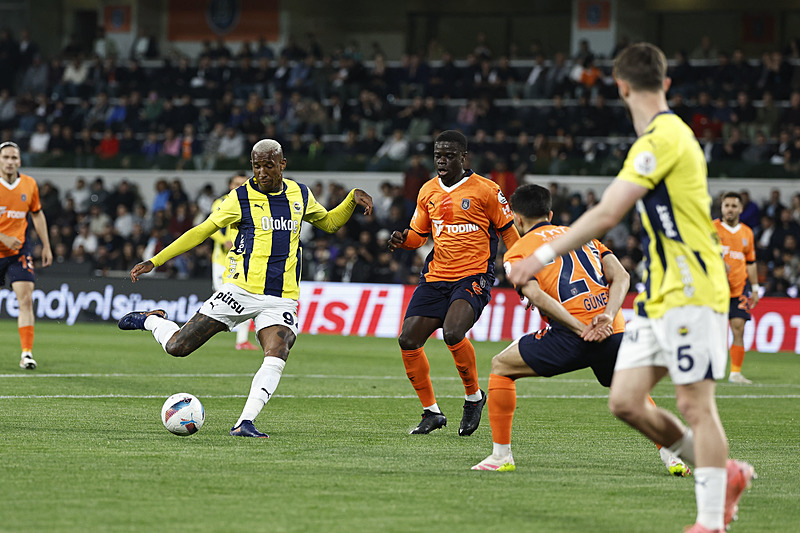 Spor yazarları RAMS Başakşehir-Fenerbahçe maçını değerlendirdi