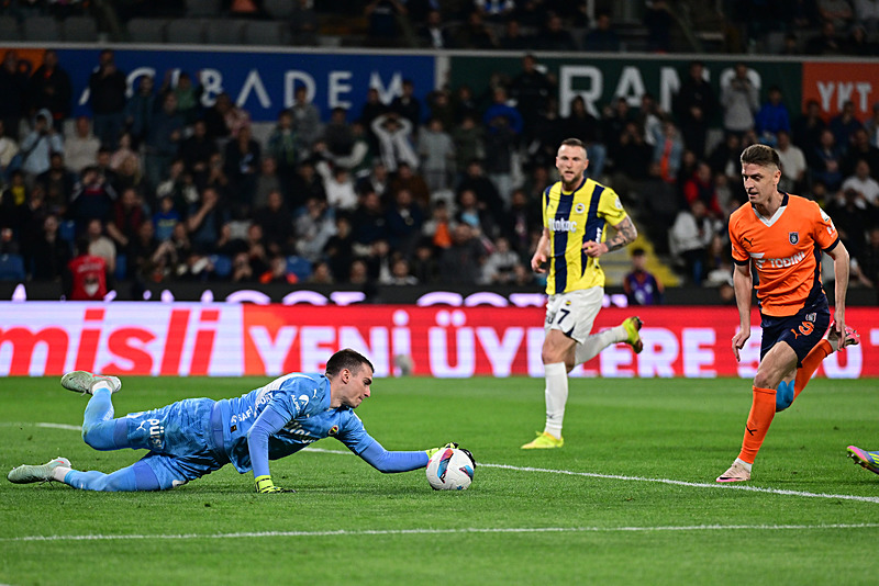 Spor yazarları RAMS Başakşehir-Fenerbahçe maçını değerlendirdi