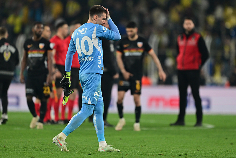 TRANSFER HABERİ: Fenerbahçe’ye 70 milyon Euro’luk kaleci! Livakovic’in yerine gelecek