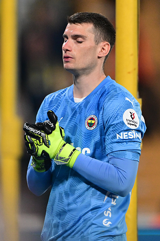 TRANSFER HABERİ: Fenerbahçe’ye 70 milyon Euro’luk kaleci! Livakovic’in yerine gelecek