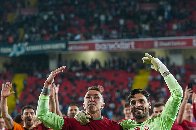 GALATASARAY HABERİ - Icardi’den Muslera’ya çarpıcı mesaj: Bir yıl daha!