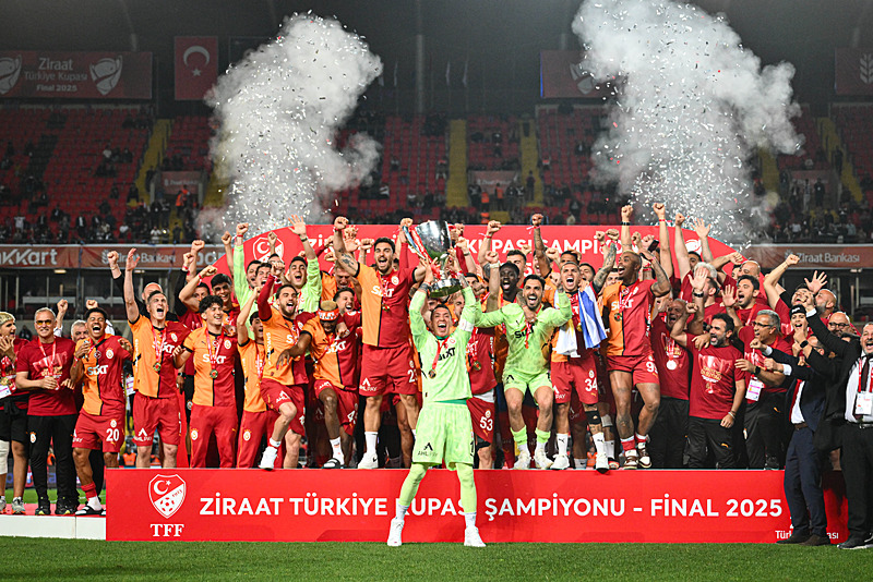 GALATASARAY HABERİ - Icardi’den Muslera’ya çarpıcı mesaj: Bir yıl daha!