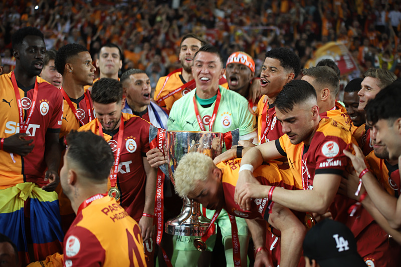 GALATASARAY HABERİ - Icardi’den Muslera’ya çarpıcı mesaj: Bir yıl daha!