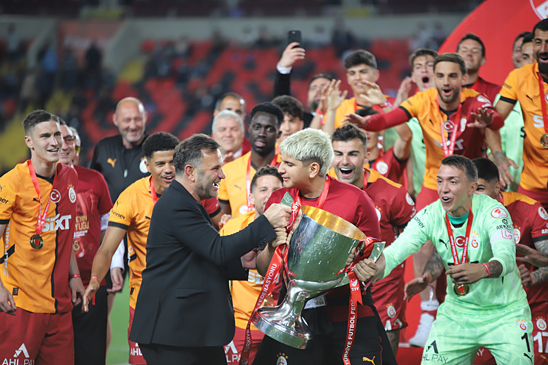 GALATASARAY HABERİ - Icardi’den Muslera’ya çarpıcı mesaj: Bir yıl daha!