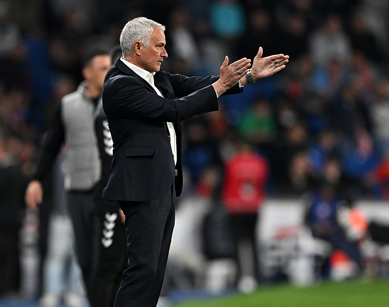 Mourinho Fenerbahçe’den ayrılıyor mu? Flaş iddia gündeme geldi