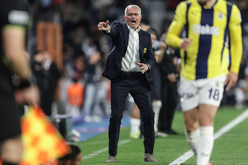 Mourinho Fenerbahçe’den ayrılıyor mu? Flaş iddia gündeme geldi