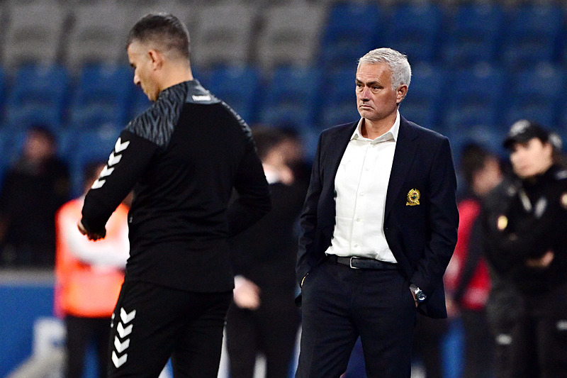Mourinho Fenerbahçe’den ayrılıyor mu? Flaş iddia gündeme geldi