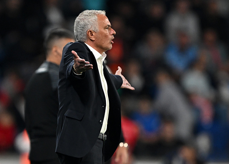 Mourinho Fenerbahçe’den ayrılıyor mu? Flaş iddia gündeme geldi