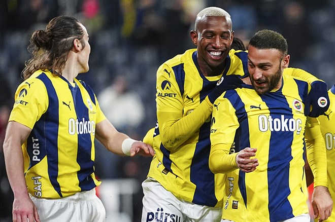 TRANSFER HABERİ: Fenerbahçe’den Cenk Tosun kararı! Tamam mı devam mı?