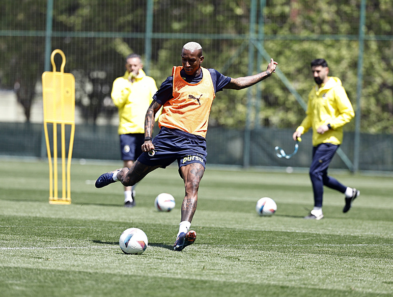 TRANSFER HABERİ - Fenerbahçe’ye dinamo orta saha! 5 takım daha devrede