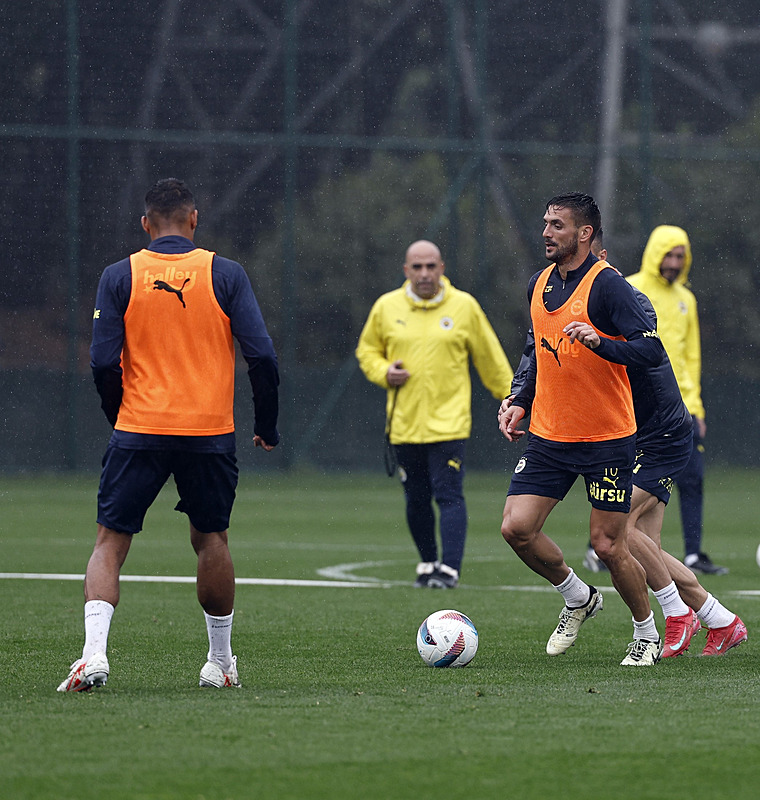 TRANSFER HABERİ: Ve Fenerbahçe’de beklenen son! Yollar resmen ayrılıyor
