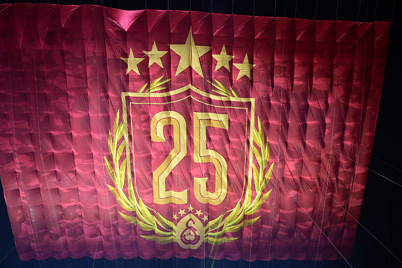 Galatasaray 5. yıldızı formasına taktı! İşte Cimbom’un yeni logosu