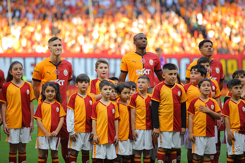 Galatasaray’a UEFA Şampiyonlar Ligi’nden dev gelir!