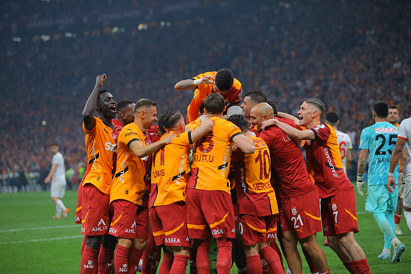 Galatasaray’a UEFA Şampiyonlar Ligi’nden dev gelir!