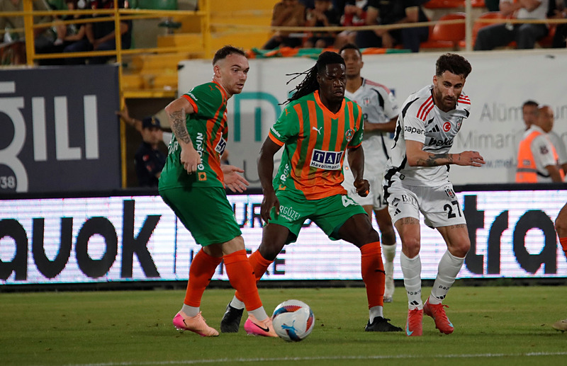 Spor yazarları Corendon Alanyaspor - Beşiktaş maçını yorumladı!