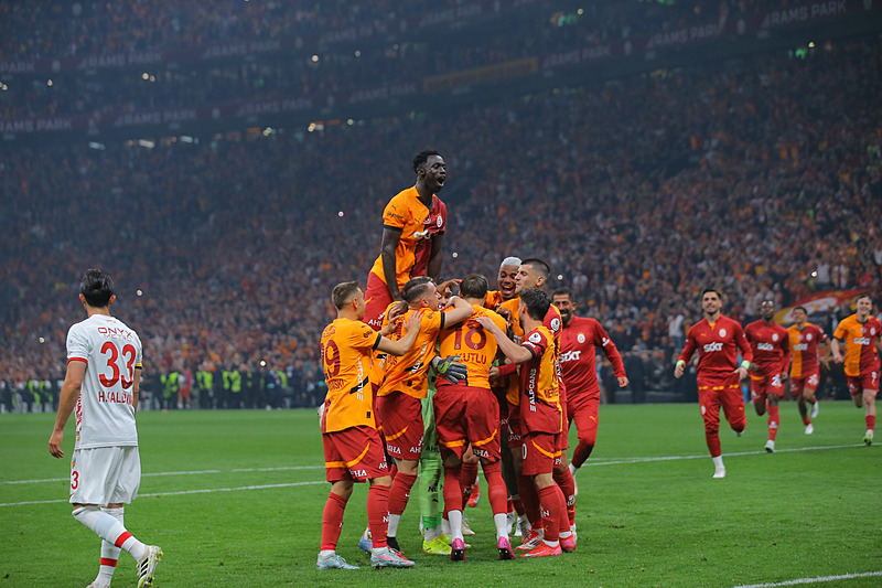 Spor yazarları Galatasaray - Bellona Kayserispor maçını yorumladı!