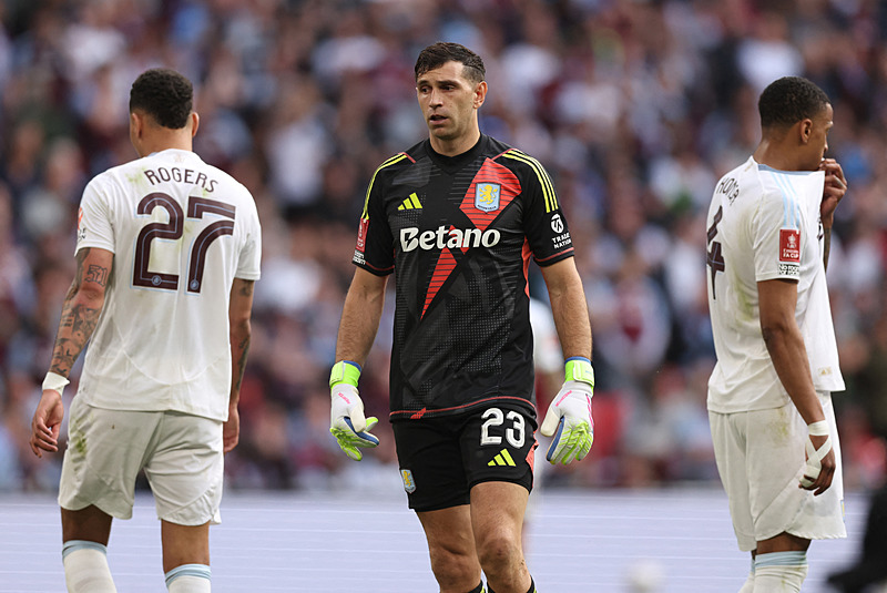Galatasaray’dan Emiliano Martinez bombası! Fenerbahçe’nin de gündemine gelmişti