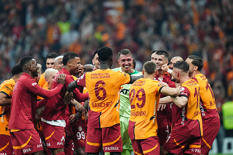 Galatasaray kaleci transferinde hedefi belirledi! 1.92’lik dev eldiven radarda