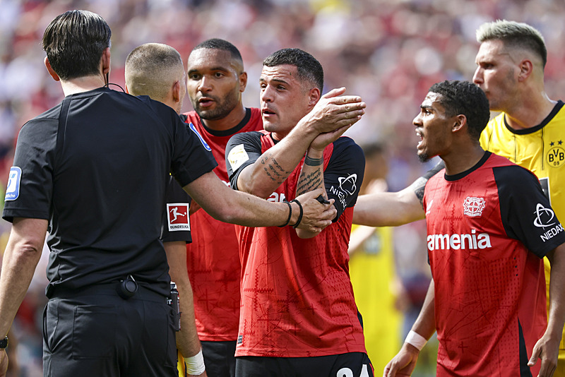 TRANSFER HABERLERİ | Galatasaray Xhaka’dan vazgeçmiyor! Sarı-kırmızılı yönetimden flaş hamle
