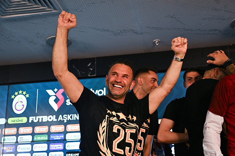 Galatasaray’dan flaş Okan Buruk hamlesi! İşte gelecek sezon alacağı maaş