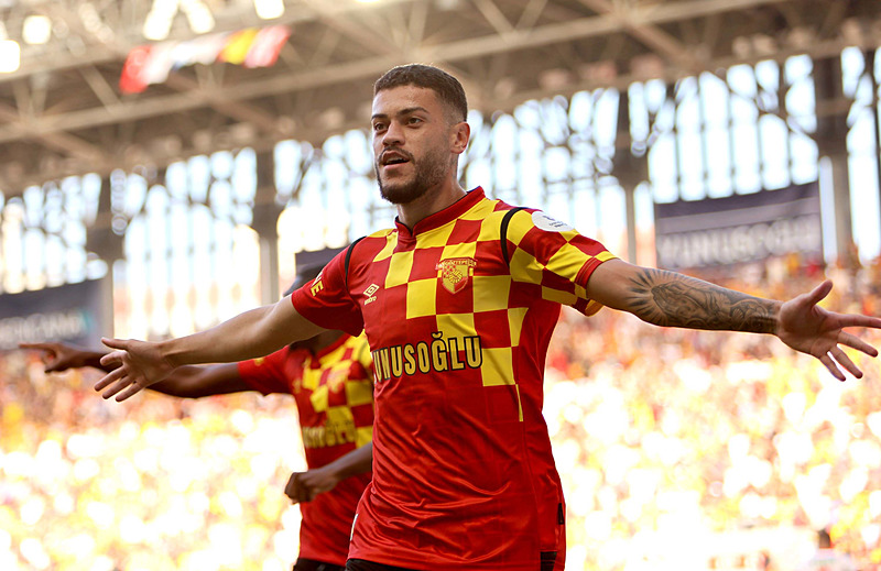 Galatasaray’a Süper Lig’den flaş transfer! Osimhen’in alternatifi belli oldu